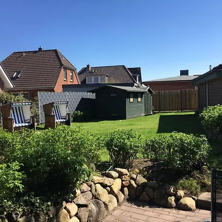 Hansele-klein-fein-strandnah-sein * Westerland