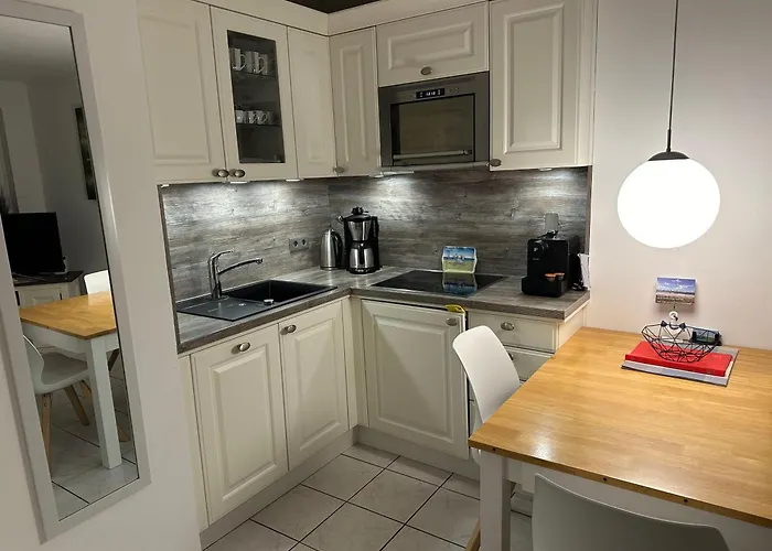 Hansele-klein-fein-strandnah-sein * Westerland